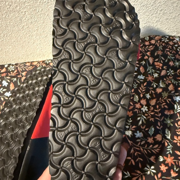 Birkenstock Arizona Split Black and Poppy Red BNIB HTF Size 10 (41) - Picture 5 of 8